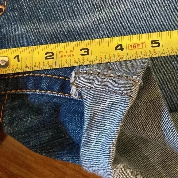 Roberto Cavalli Jean shorts - 4 in inseam - no size see measurement - Picture 4 of 7